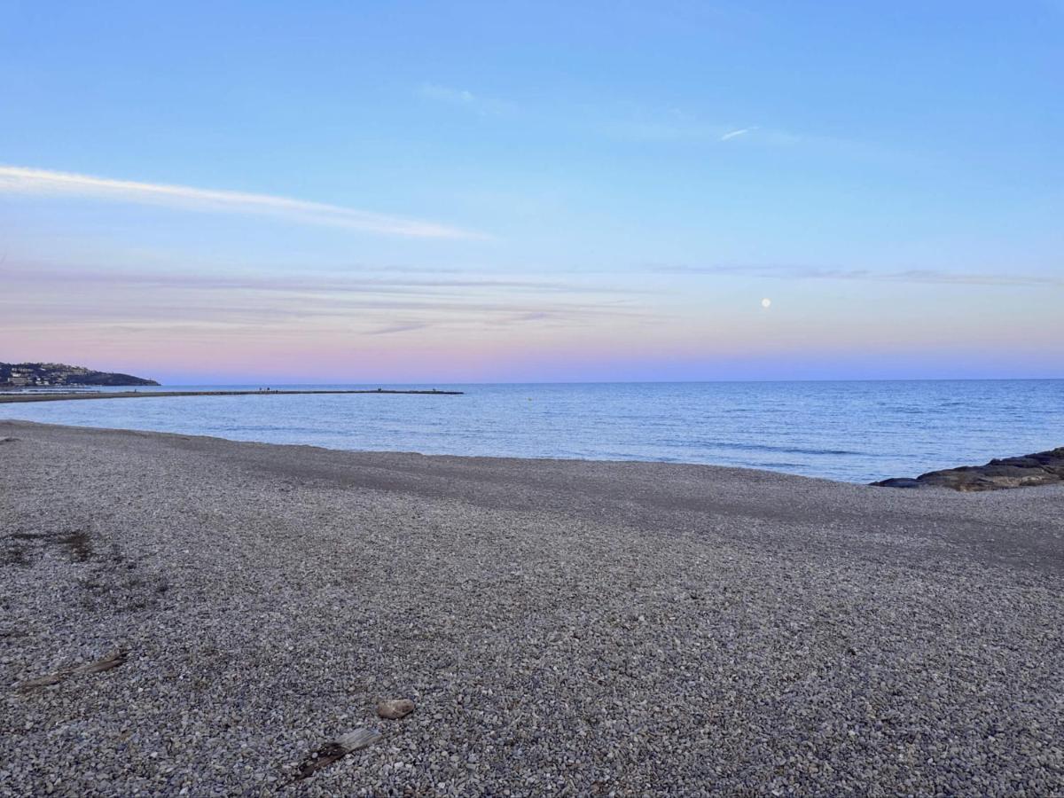 Apartmán Piso A Pie De Playa Con Piscina Y Vistas Al Mar Benicàssim Exteriér fotografie